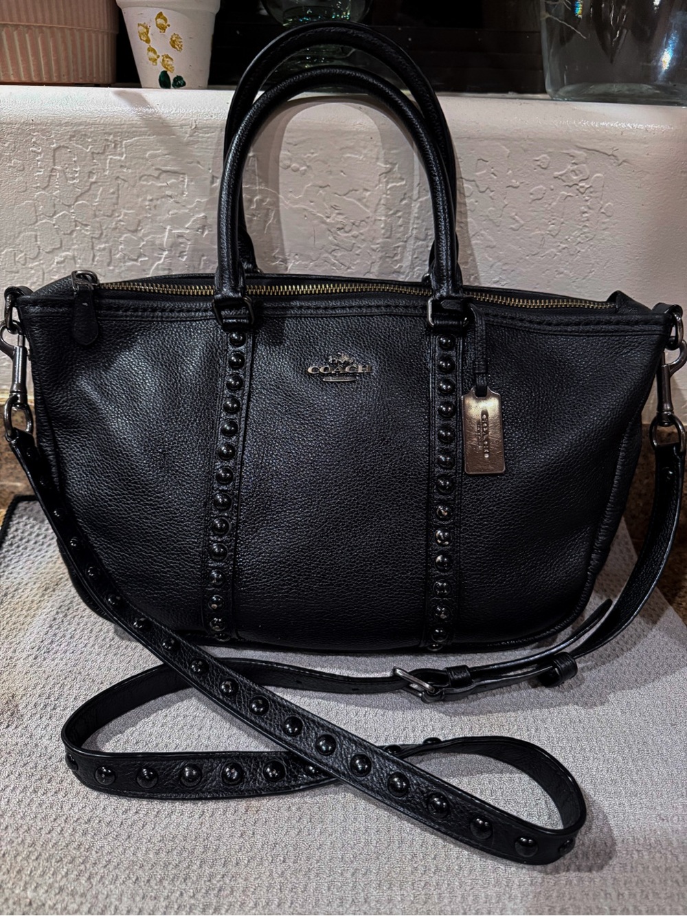 RARE Coach Black Pebbled Leather Central Satchel with Rivets - Picture 6 of 6